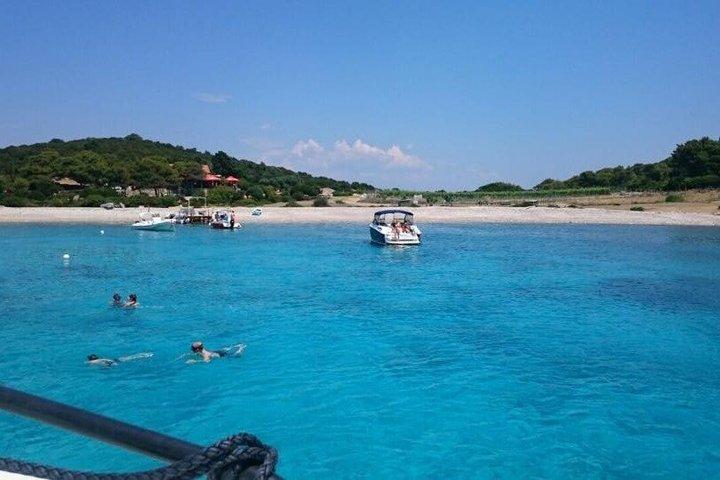 Private Blue Cave & Island Hopping – Luxus-Schnellboottour