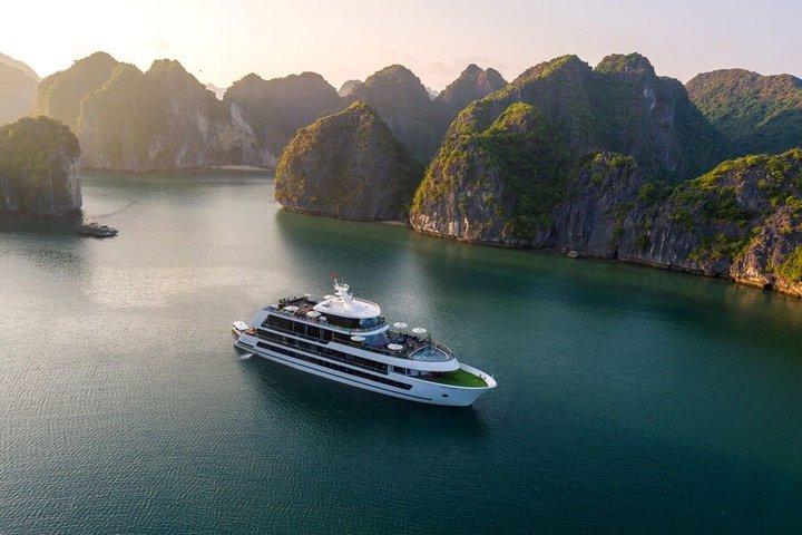 3D2N Stellar of the Seas Cruise com piscina e mini-golfe
