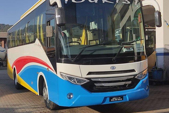 VIP Divano Bus turistico da Kathmandu a Pokhara