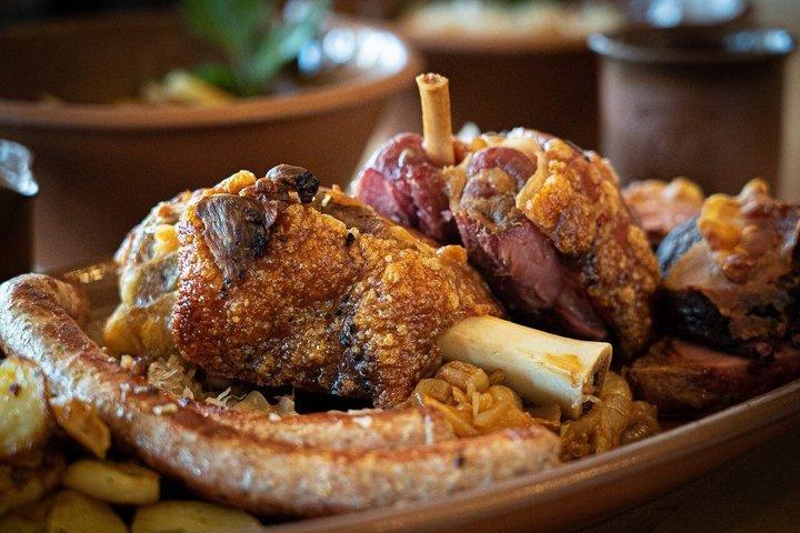 ケルン料理ビアハウスツアー（ケルシュと料理無制限）