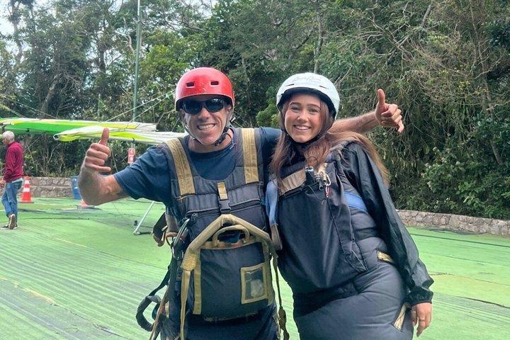 Deltaplane ou parapente au-dessus de Rio de Janeiro