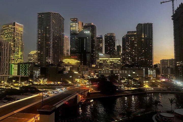 Miami : Tour nocturno en barco con vistas despejadas