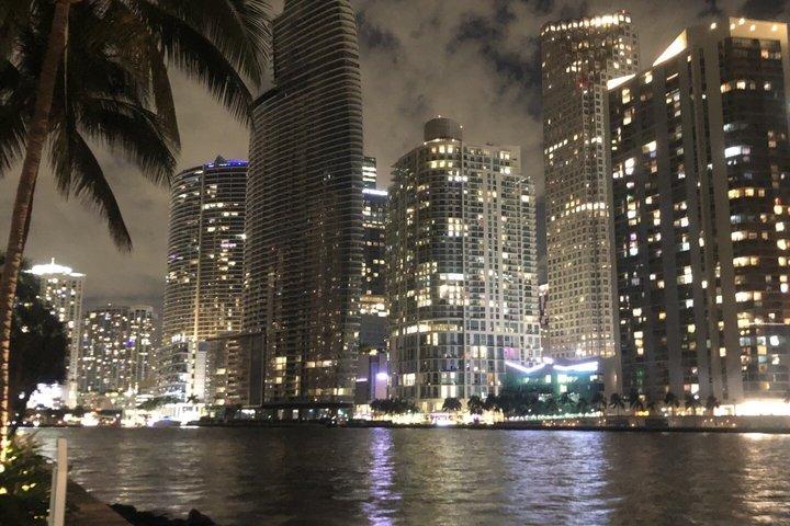 Miami : Abendliche Architekturbootstour mit freiem Blick