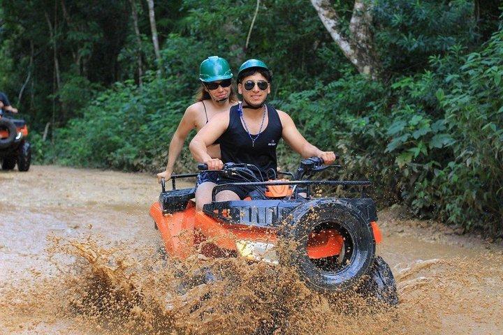 Tour en ATV con paseo a caballo gratis y salpicaduras de cenotes