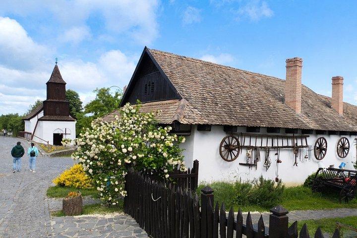 UNESCO Kulturerbe Hollókő und Eger Private Tour