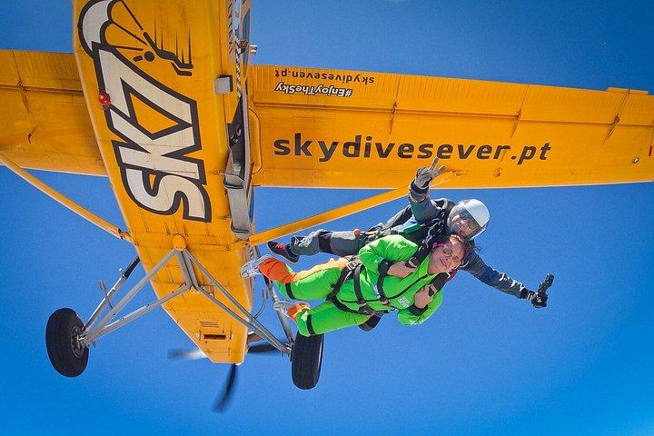 Algarve Tandem Skydive 10.000ft (3500m)