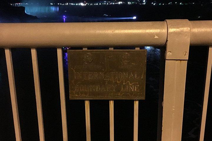 ナイアガラの滝アメリカ : ゴースト・モブ・アンド・クライム・ツアー 霧と狂気