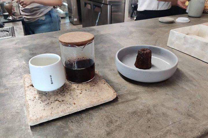 旧市街の文化と試飲（コーヒーラムとビール）