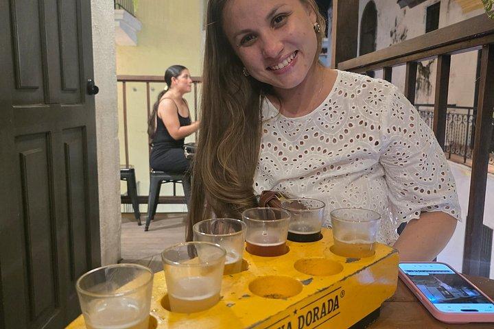 旧市街の文化と試飲（コーヒーラムとビール）
