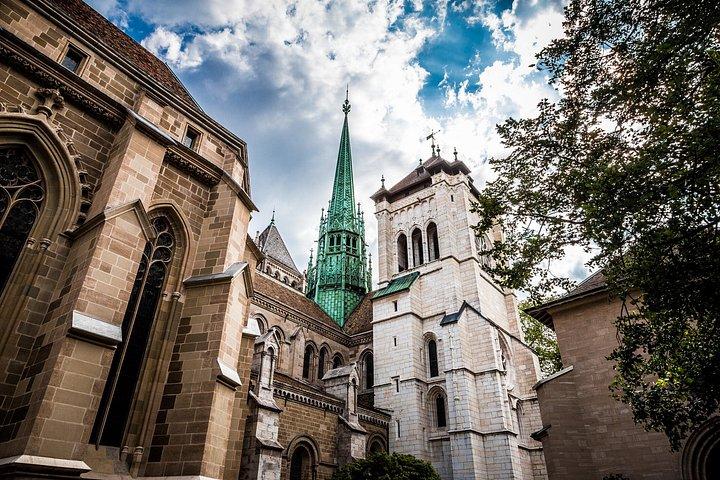 Private Walking Tour in Geneva Old Town Heritage