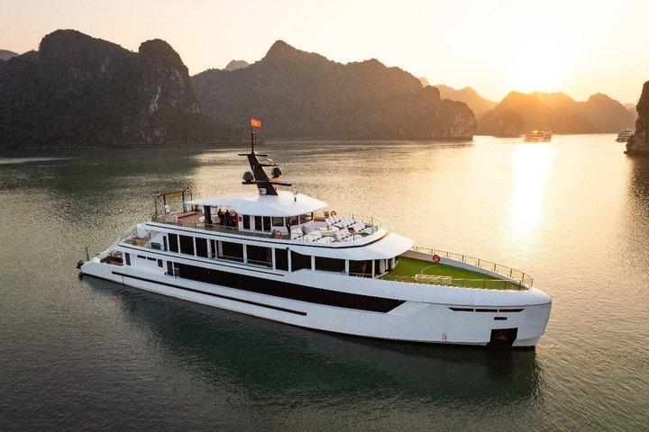 Hanoi : Panoramafahrt Ha Long & Lan Ha Bay, Kajak, Jacuzzi