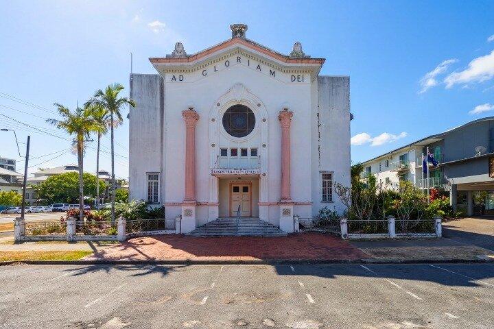Cairns City Self Guided Walking Tour with an APP