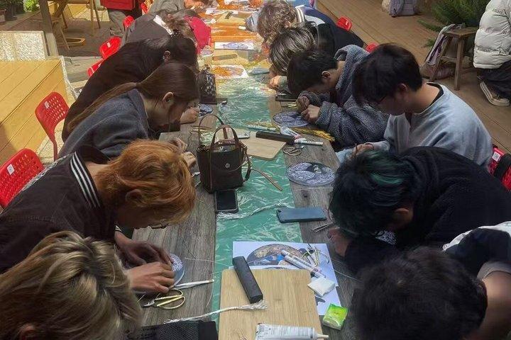 En dag Kunming fritidstur med Cloisonné coaster making