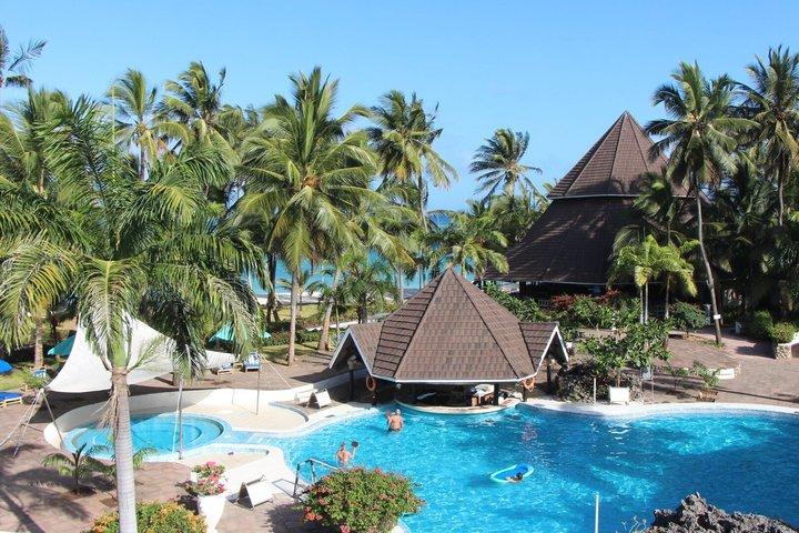 Fly-In Safari Beach Holiday 7 Days Masai Mara and Diani