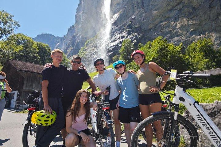 Lauterbrunnen und Trummelbach Wasserfälle E-Bike Tour Schweizer Picknick