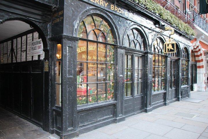 ロンドンタクシーで行くキングスマンロケ地ツアー