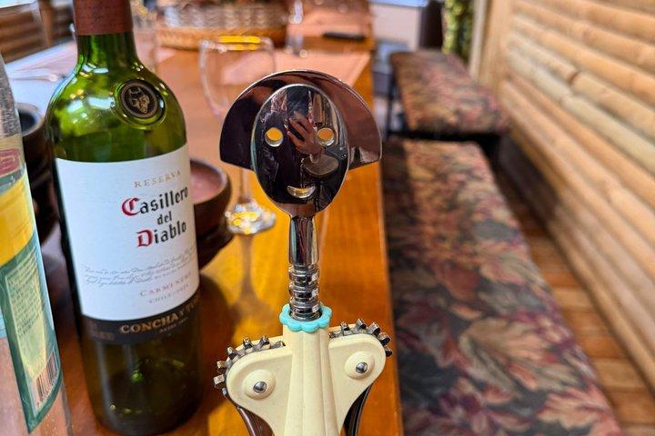 Descubre la Cueca Baile Tradicional Chileno Más Vino y Empanada