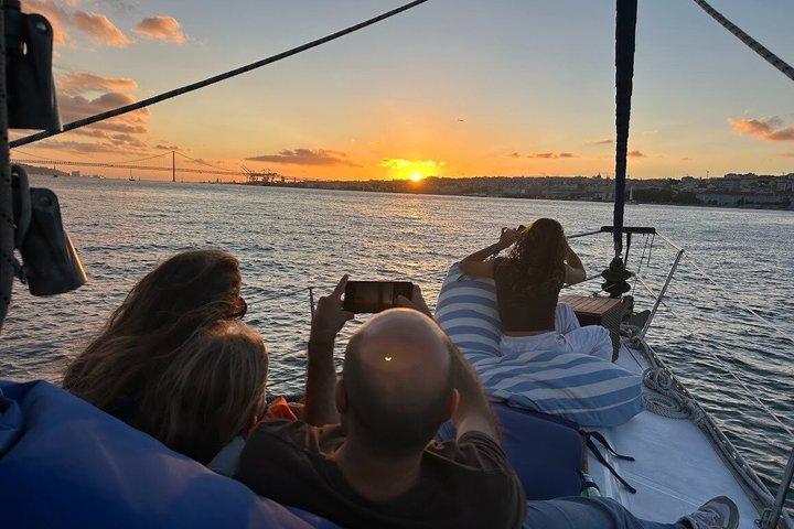 Lisbon Sunset Sailing Experience on the Tagus River with Drinks