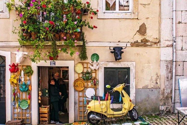 Lisbon Belem Tour privato in Tuk Tuk Storia e segreti locali