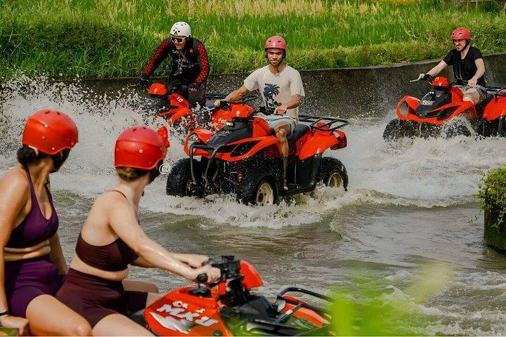 トンネル＆隠れた滝を巡るクバーバリATVクワッドバイクアドベンチャー