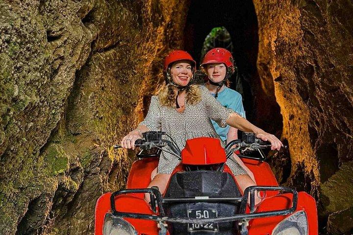 トンネル＆隠れた滝を巡るクバーバリATVクワッドバイクアドベンチャー