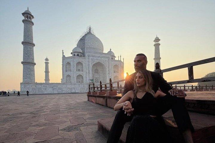 Private Taj Mahal,Agra Fort Day Trip From Delhi with 5-Star Lunch