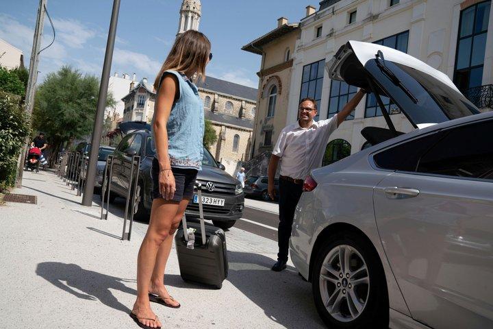 Servicio de traslado privado exprés en Santorini
