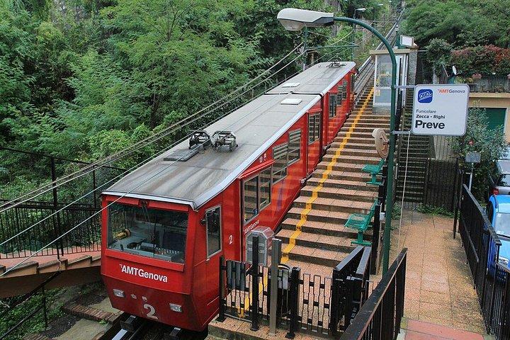 ガイド+電子書籍付き鋼索鉄道によるジェノヴァパノラマシティツアー