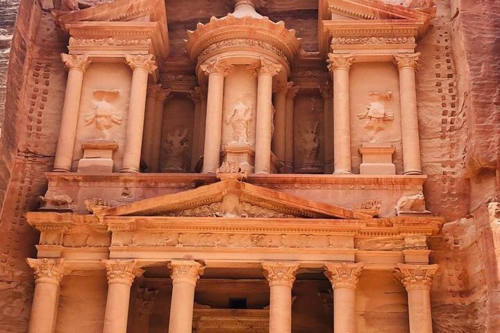 Excursão de 4 dias em Jordânia: Amã, Petra, Wadi Rum e Mar Morto
