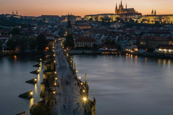Prag Panoramic Cruise på floden Vltava + eBook