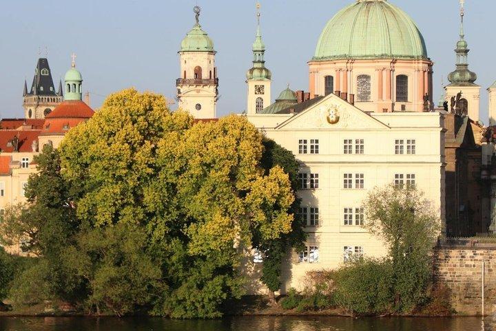 Prag Panoramic Cruise på floden Vltava + eBook