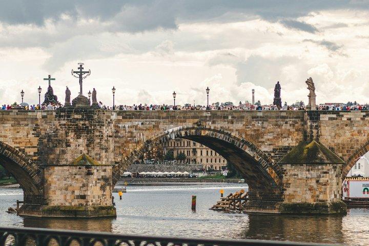 Prag Panoramic Cruise på floden Vltava + eBook