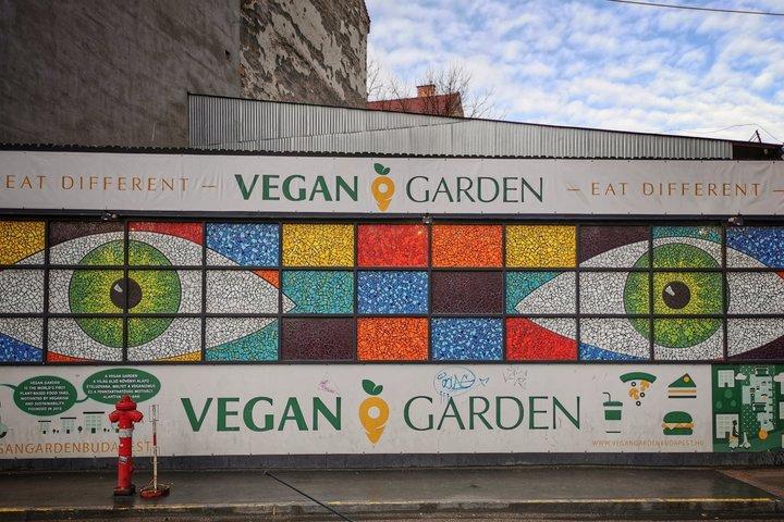 Budapest Street Food & Street Art Walking Tour