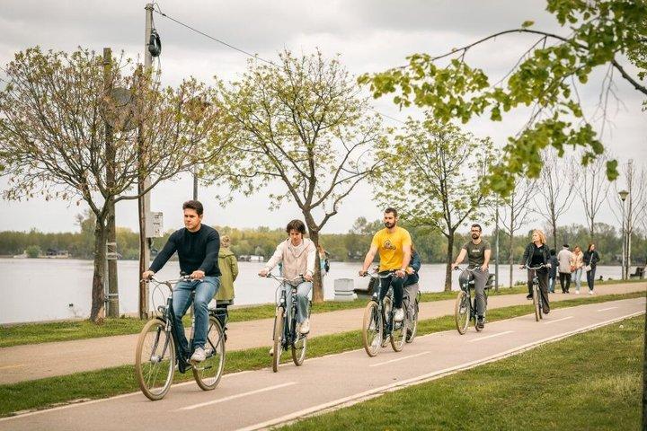 ベオグラード市内中心部プライベートバイクツアーすべてのハイライトとその他