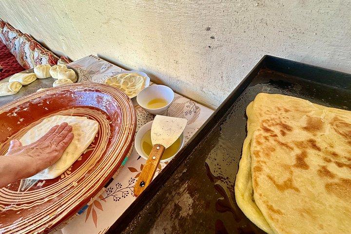 ラバトでムセメンとハルチャアムルーを作り、地元の家族とお茶を
