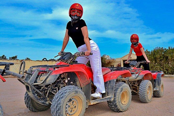 Hurghada Desert Safari Jeep with Quad Buggy BBQ Dinner and Show
