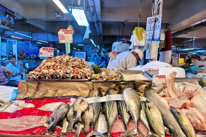 Tour gastronômico pelas ruas de Lima: Experimente a melhor comida de rua peruana