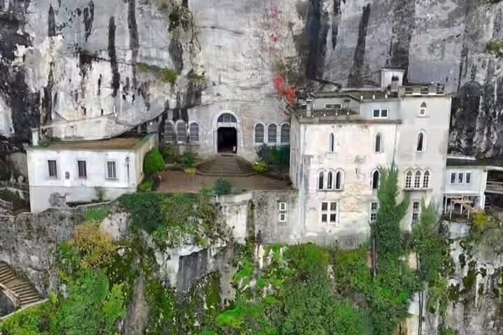 Privat rundvisning i Maria Magdalene-grotten og Sankt Maximin-basilikaen
