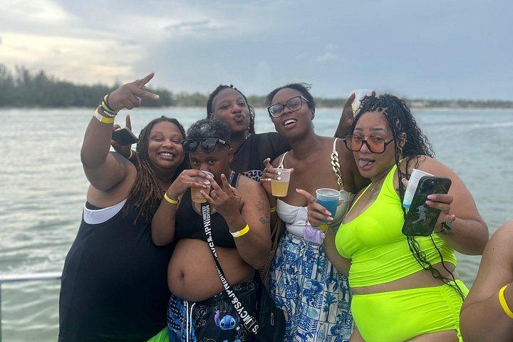 Hip hip Party Boat Experience con trasporto affidabile