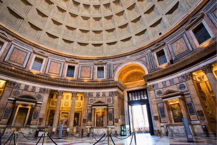Entré til Roms Pantheon med lydguide
