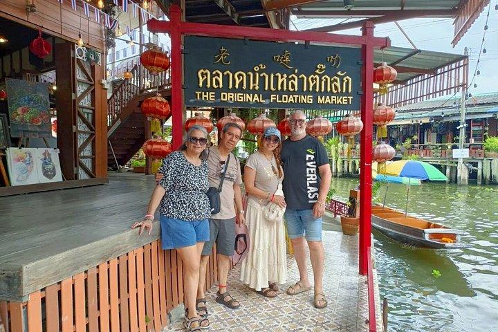 バンコク発ダムヌンサドゥアック水上マーケットとメークロン鉄道