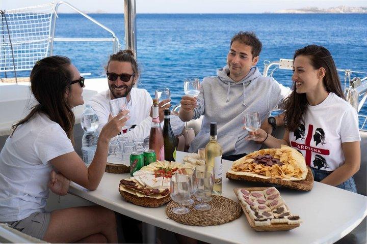 Tour in Catamarano Arcipelago Maddalena da Cannigione da 12 mt..