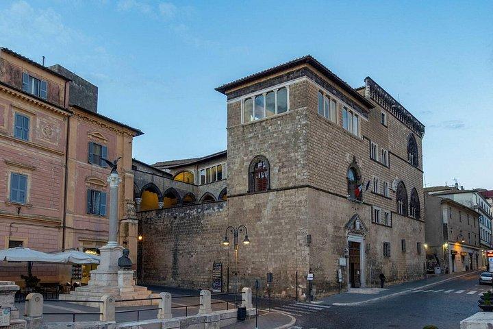 ローマから：エトルリア遺跡へのプライベート日帰り旅行タルクィニア＆セルヴェーテ