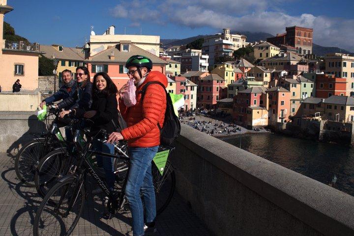 山から海までジェノヴァを巡る4時間の自転車ツアー