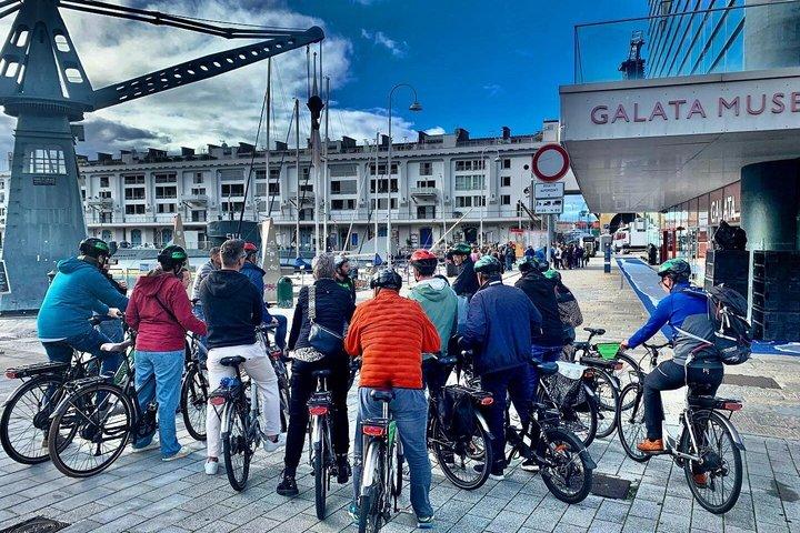 4 uur durende fietstour Ontdek Genua van bergen naar zee