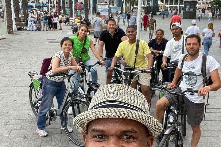 山から海までジェノヴァを巡る4時間の自転車ツアー
