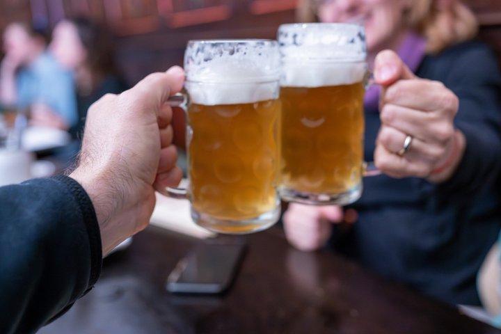 プラハ旧市街のプライベート文化ビールウォーキングツアー