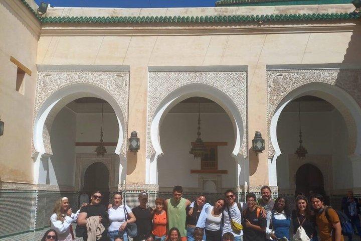 フェズ発ヴォルビリス、ムーレイ・イドリス、メクネスへの日帰り旅行