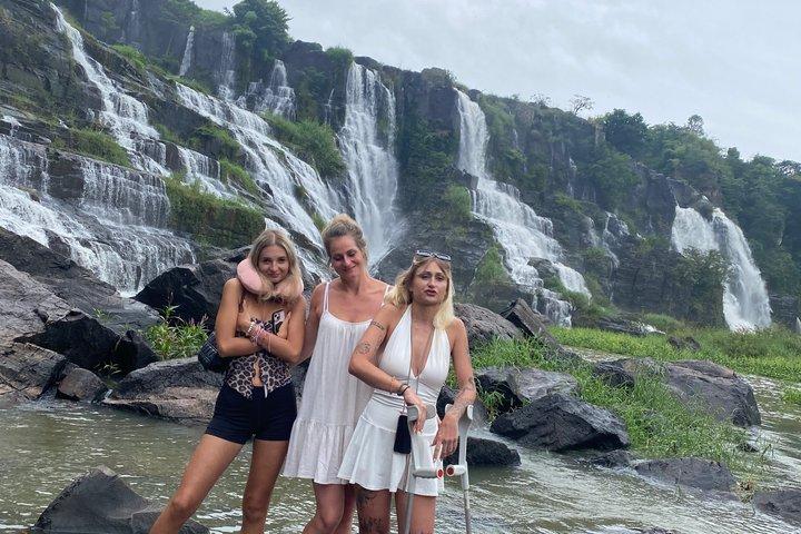 Privater Tagesausflug von Mui Ne mit Wasserfällen & Pagoden