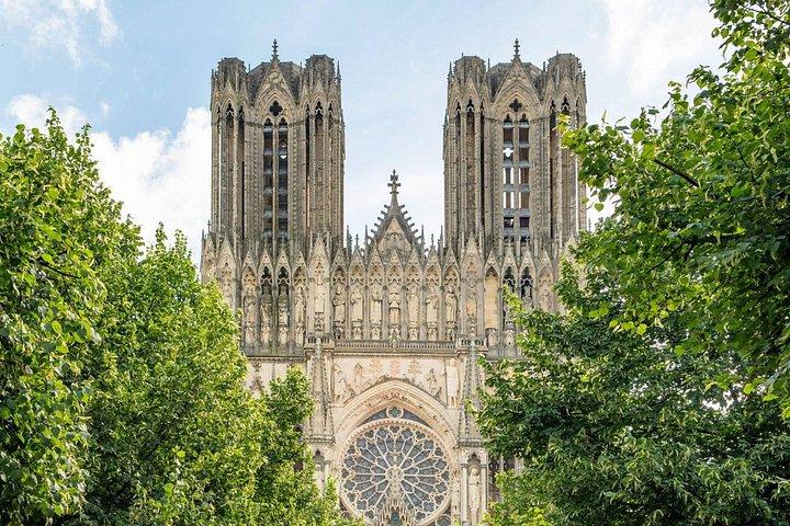ランスとノートルダム大聖堂プライベート日帰り旅行